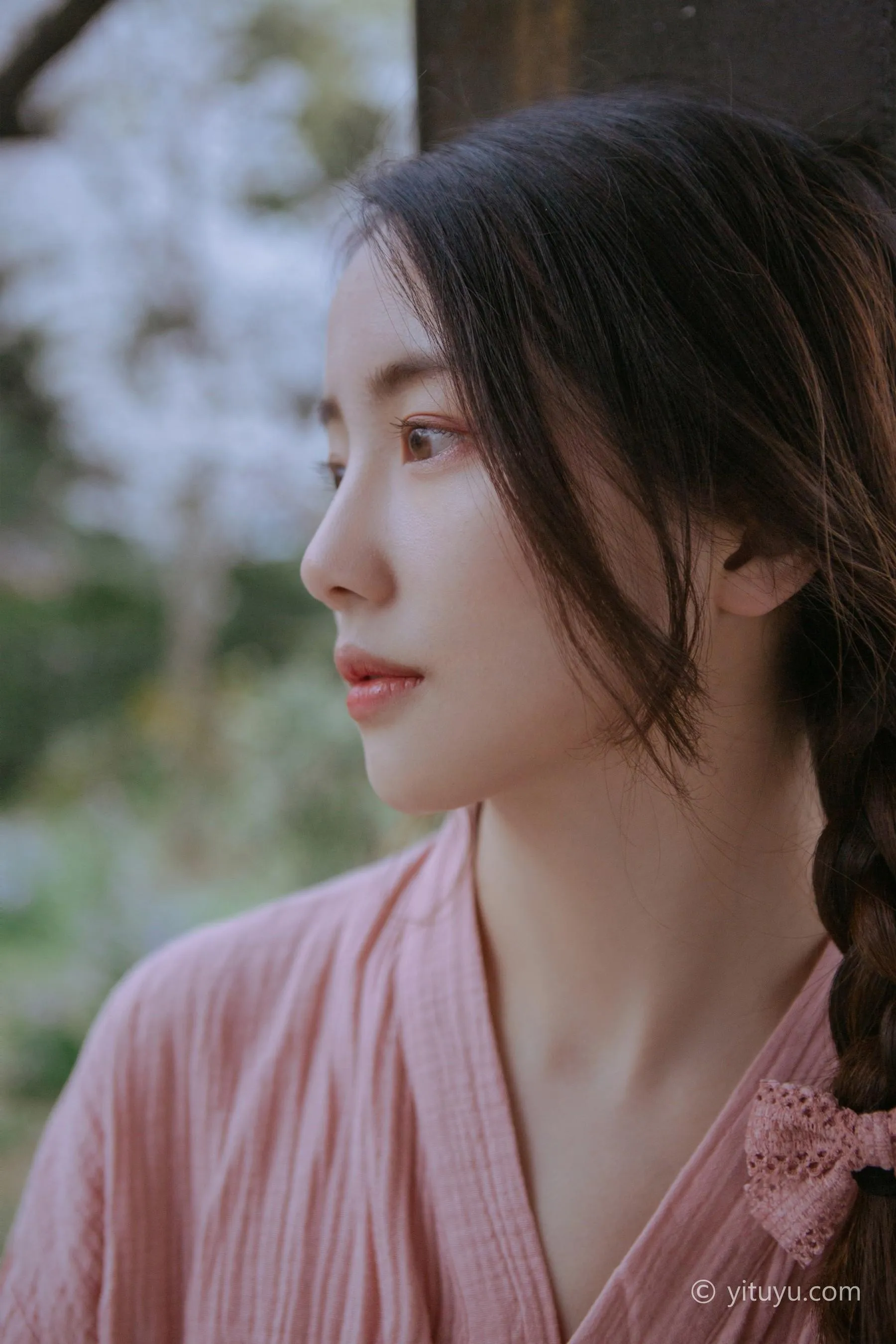 [YITUYU艺图语]2021.05.19 起风渐暖，樱花将灿 一只小四月 [24P]插图6